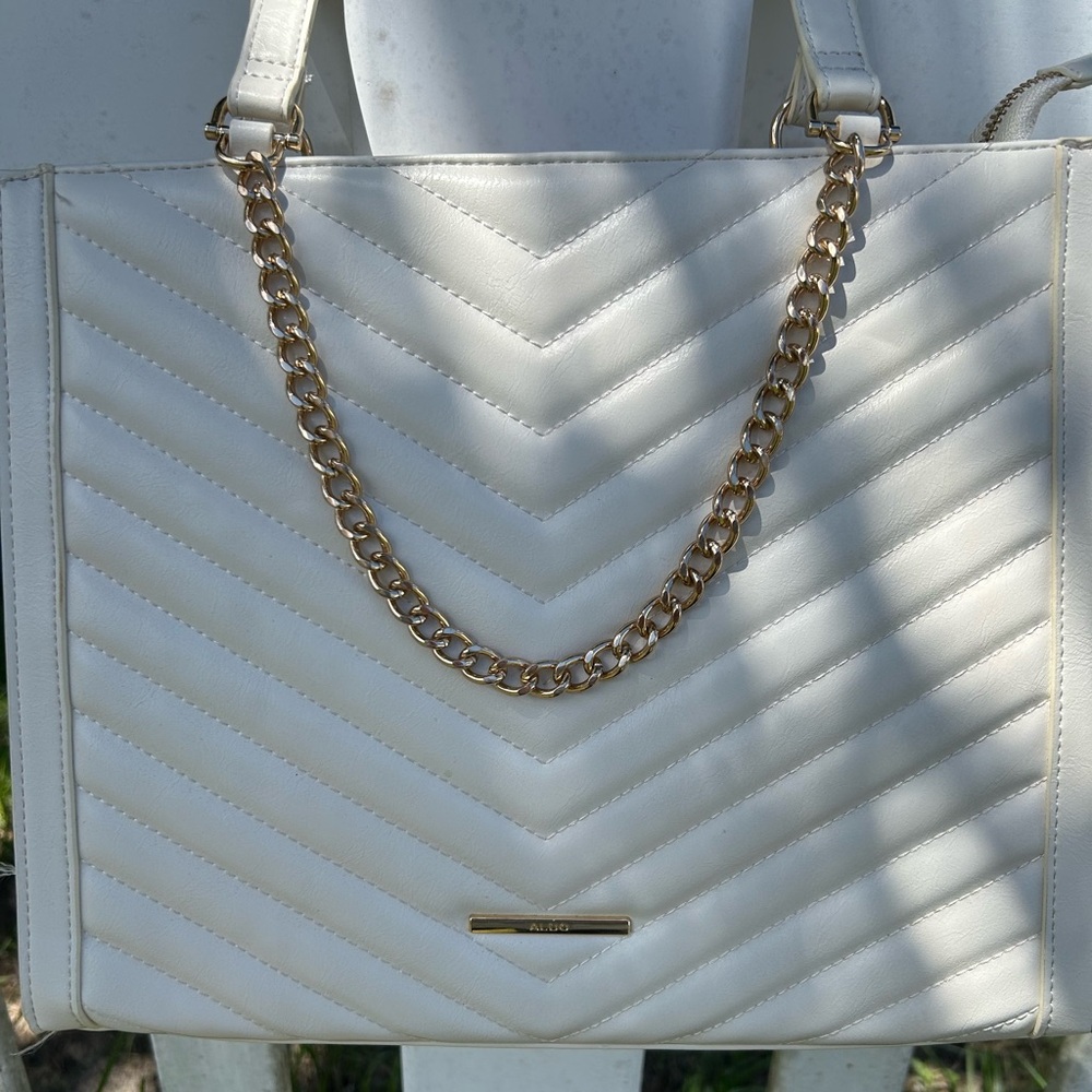 Aldo white shoulder bag. Never been used.
